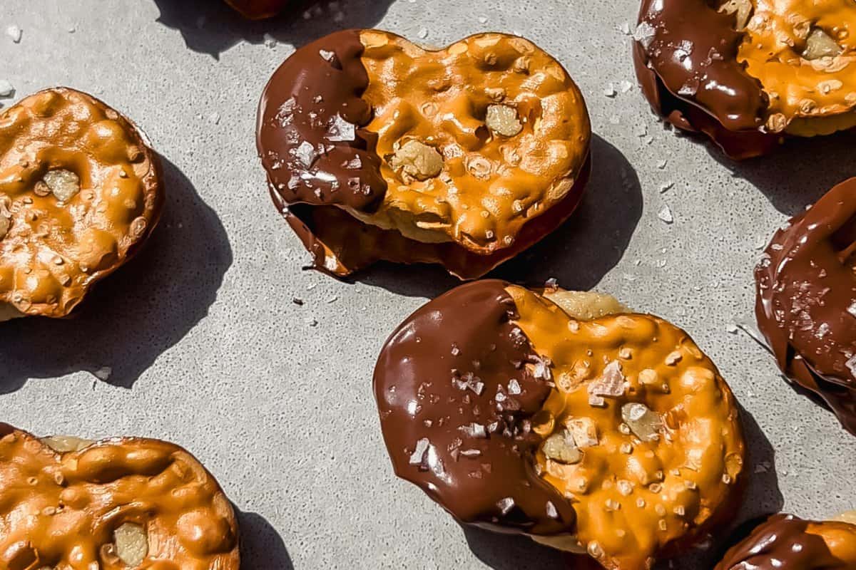this is a final picture of the chocolate covered peanut butter pretzels with salt on top. 