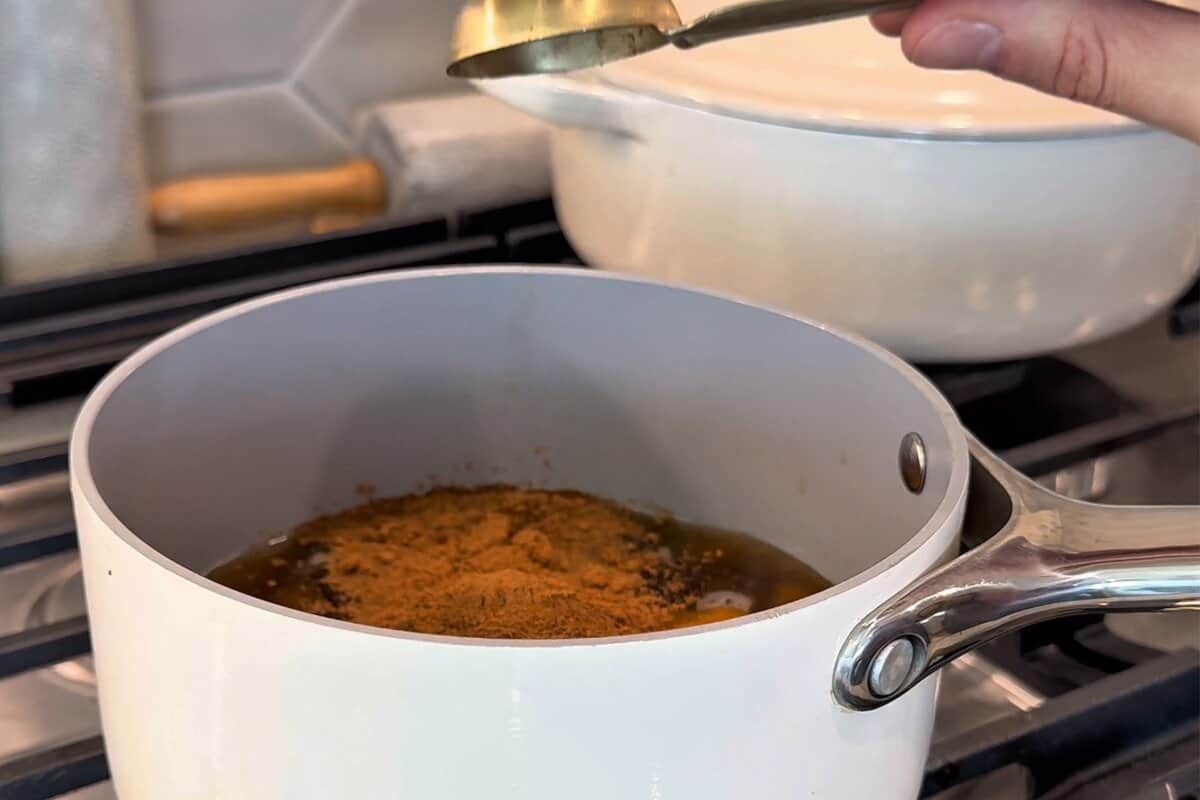 this shows me heating the pot and simmering it. 