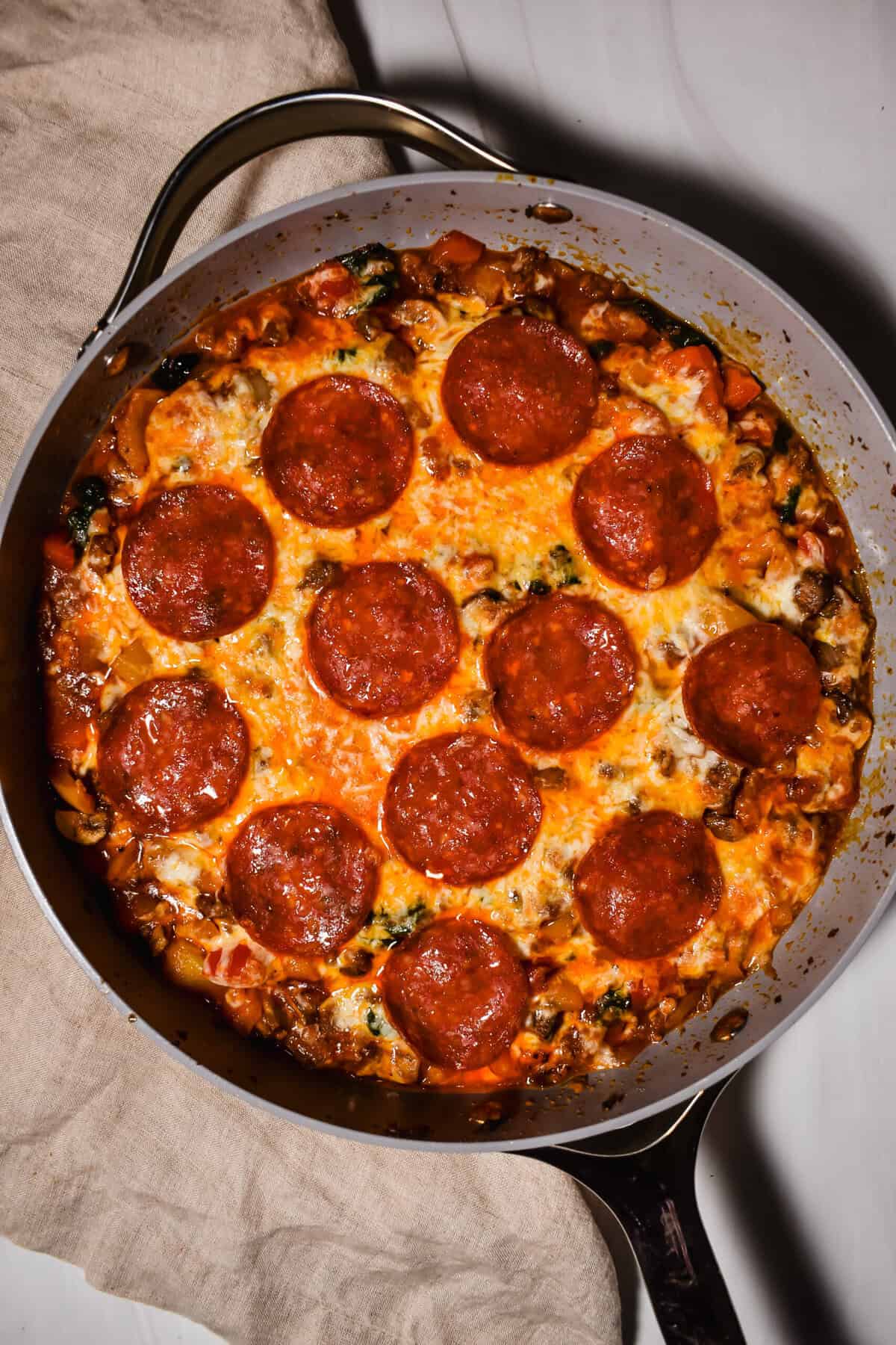 this is a top view of my easy and healthy pizza skillet 