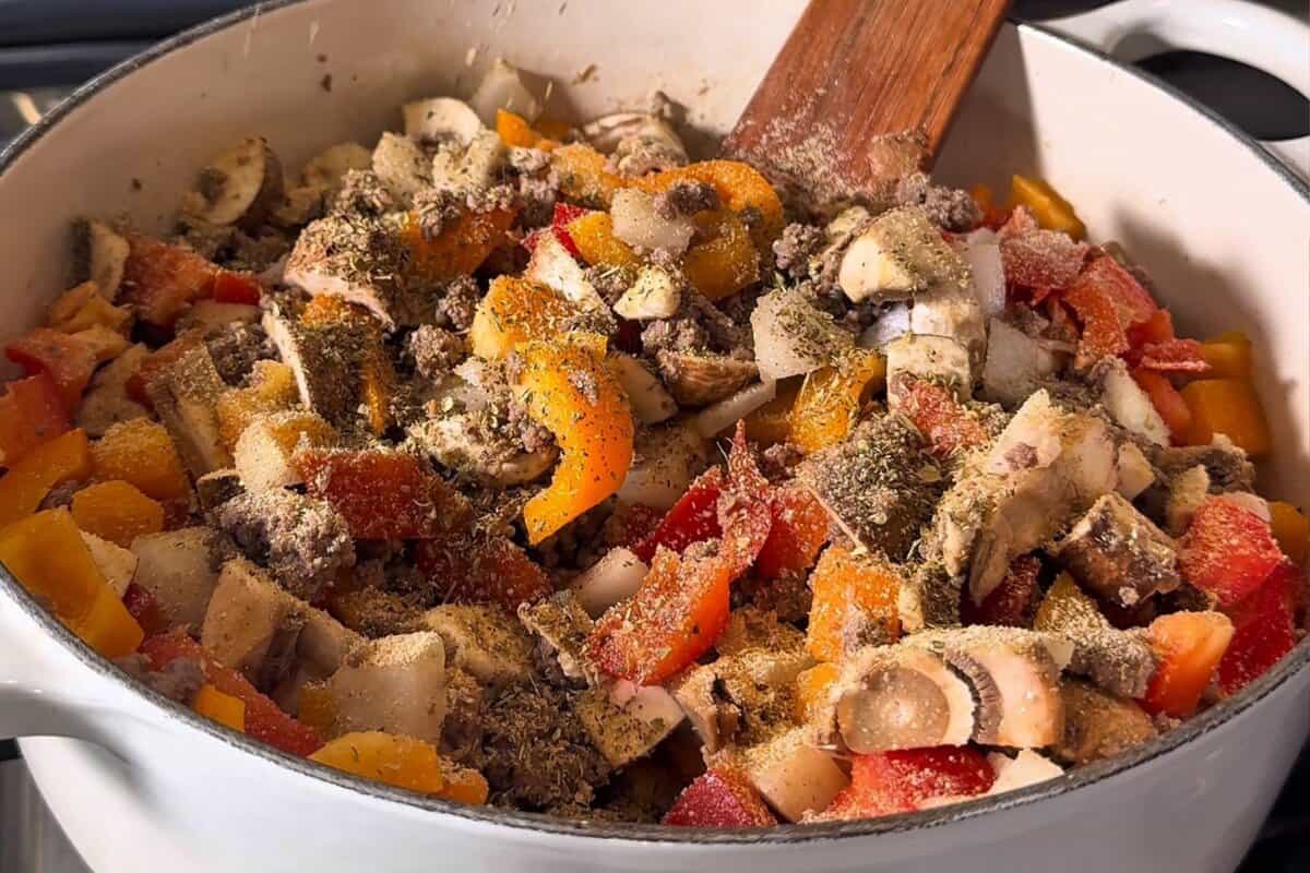 this shows me adding and cooking the veggies