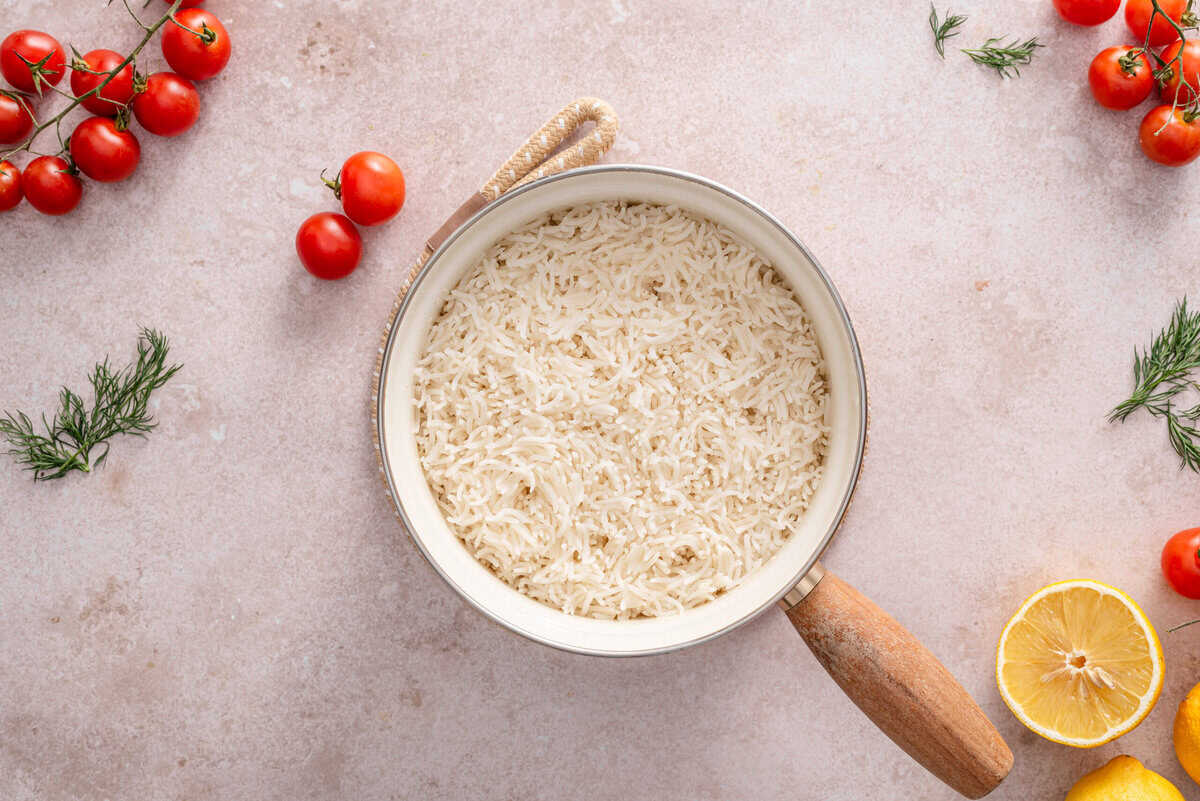 this shows me cooking the rice 