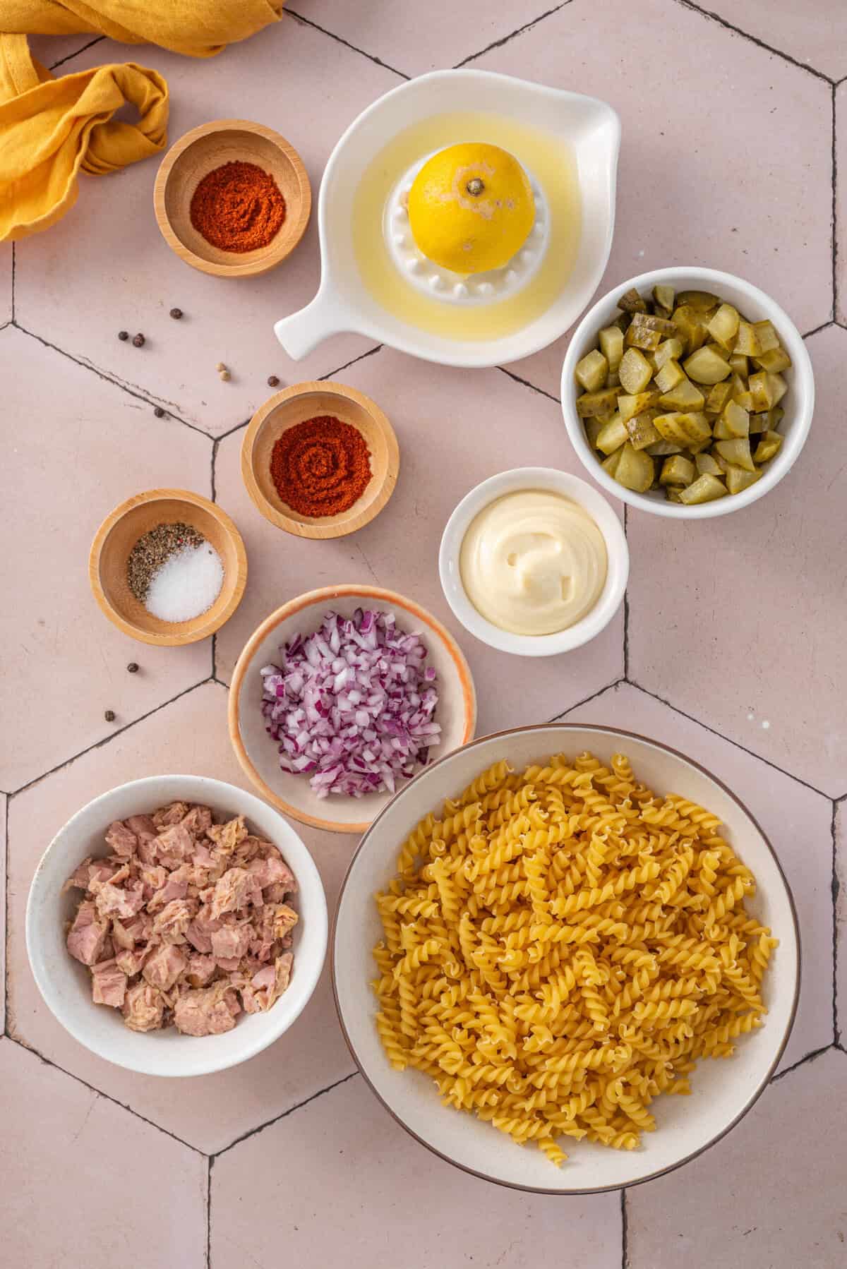 this shows all of the ingredients that I used to make my dill pickle pasta salad that's perfect for meal prep 
