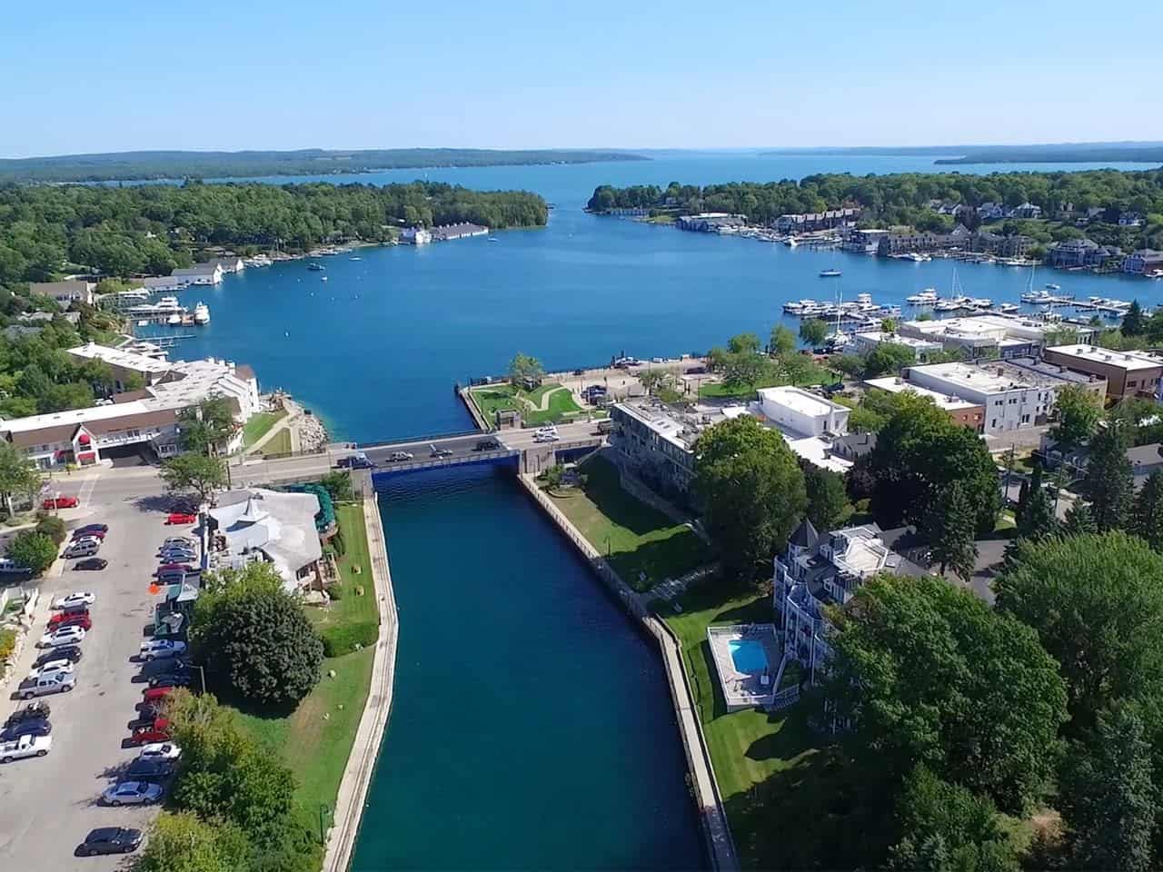 Charlevoix-DownTown-lifestyle