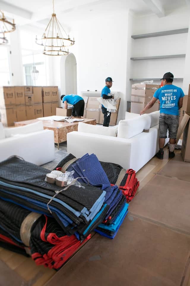 profesisonal movers have the right equipment