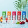 Απολέπιση χειλιών με balm stick, ιδανικό για ενυδάτωση και ανανέωση.