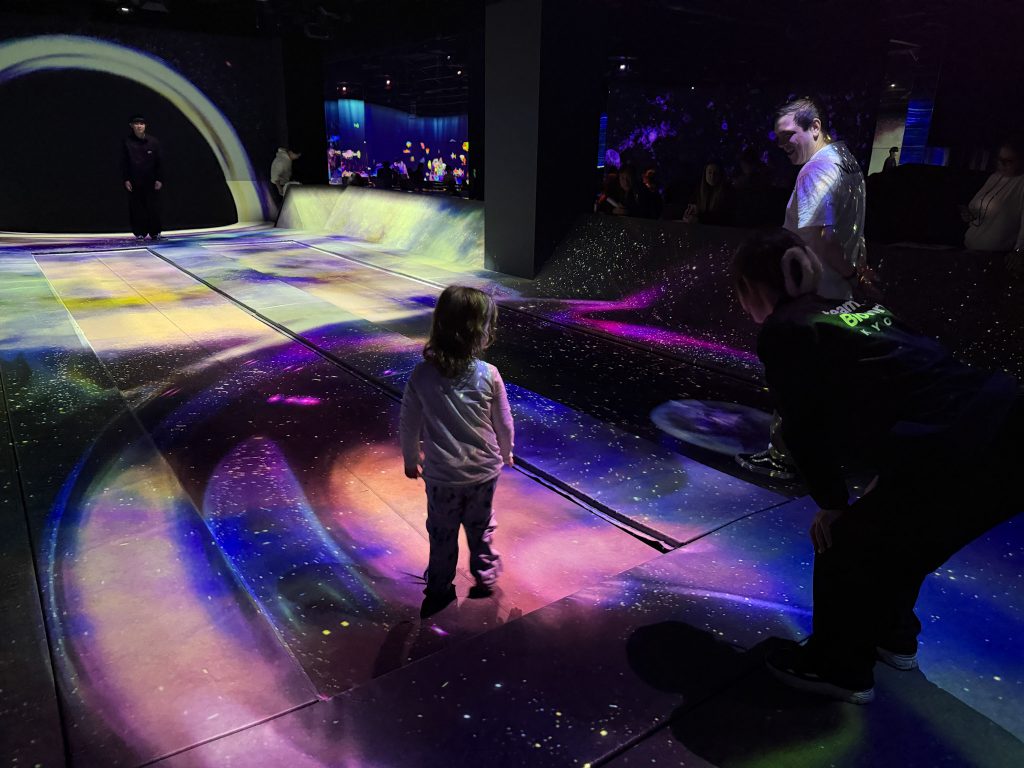 teamLab Biovortex with kids - Emma Jane Explores