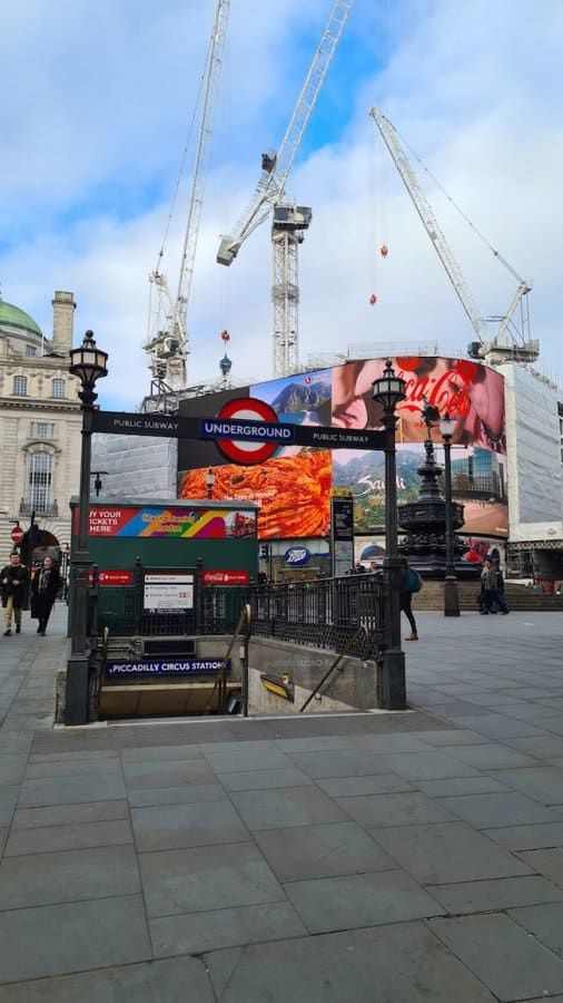 Eros in Piccadilly Square