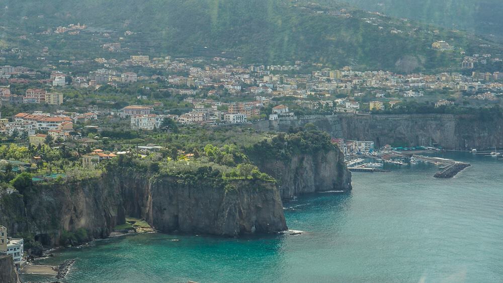 7 Ways How to Get from Naples to Sorrento (Italy)