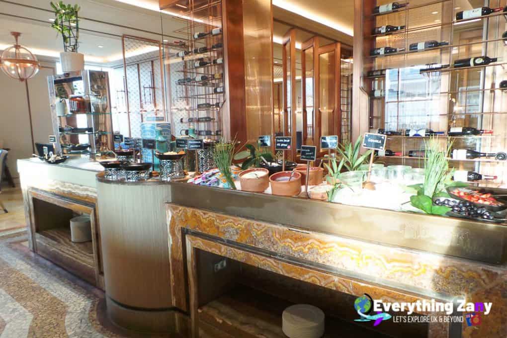 Cold Breakfast bar in Ist Too