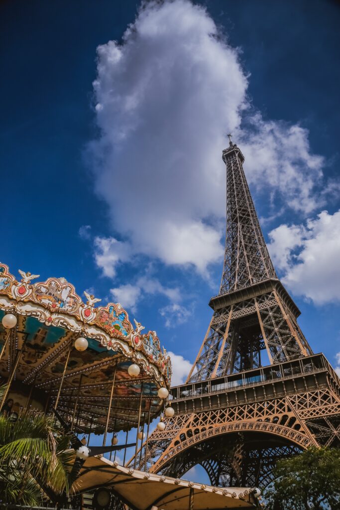giostra cavalli torre eiffel