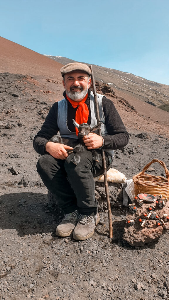 baby trekking etna coccinelle vulcano etna