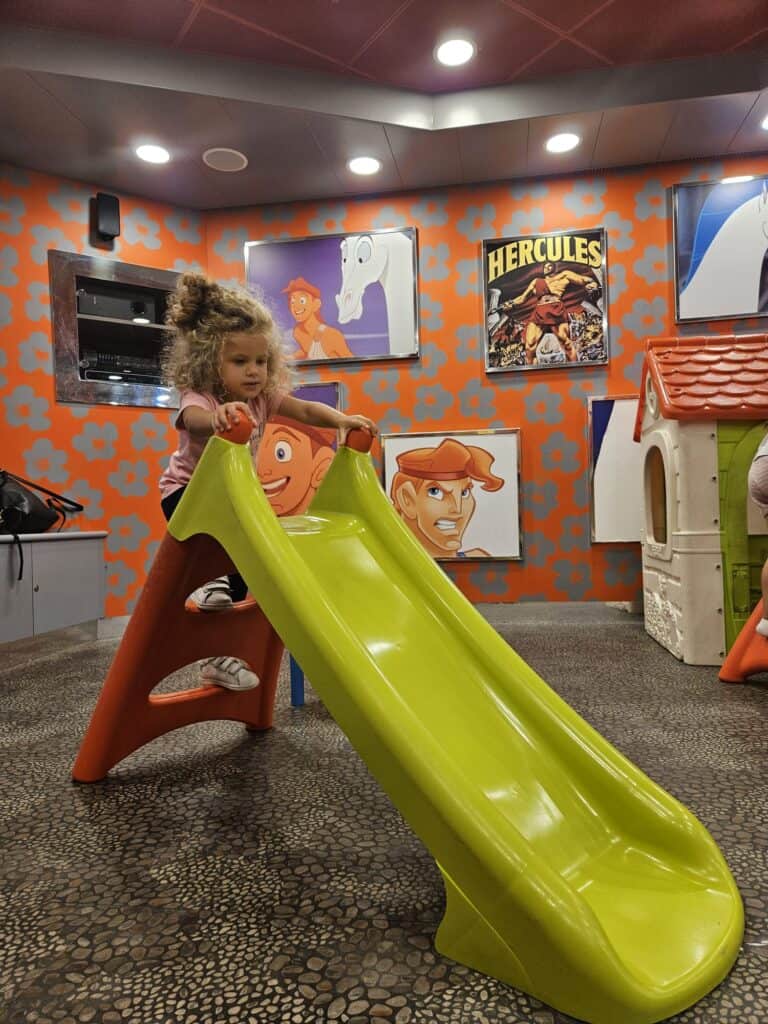 bambini in traghetto