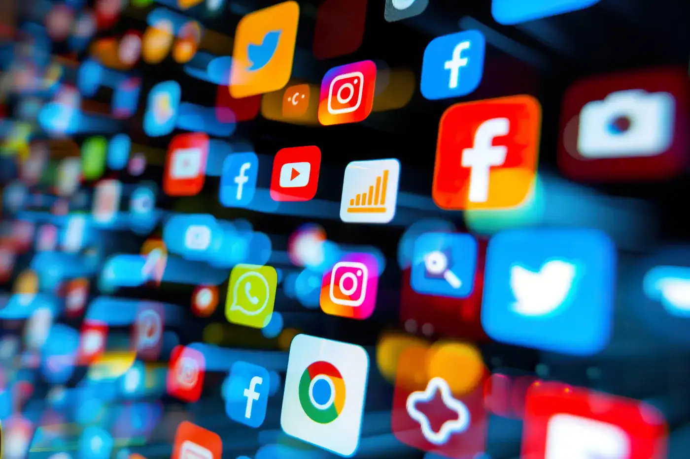 Software de redes sociales con iconos de plataformas digitales.