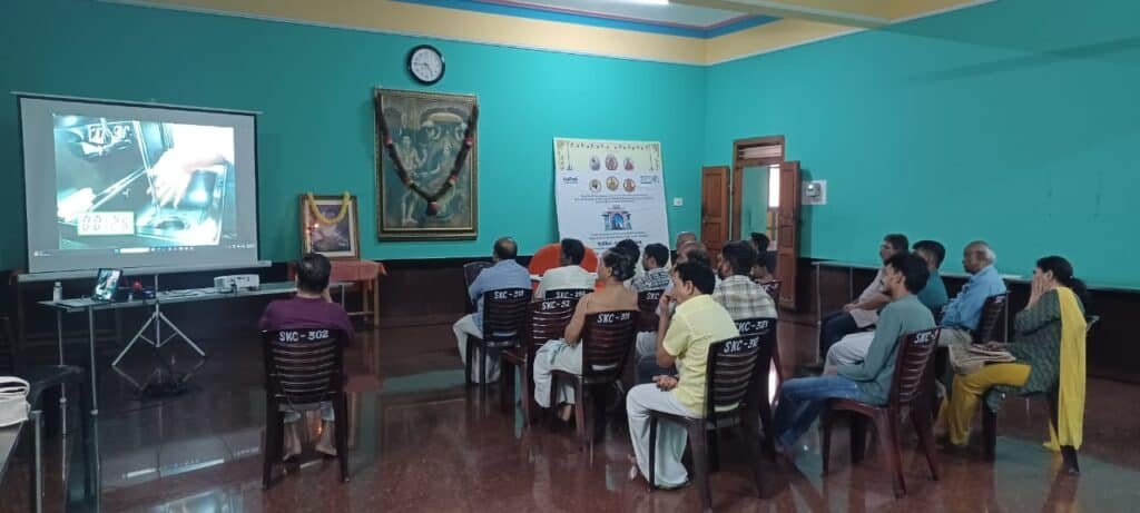 Personal hygiene training for food safety professionals in a classroom setting, promoting safe food handling practices.