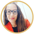 Virginie, praticienne en massage, expliquant les bienfaits de l'optimisation SEO de son site Web