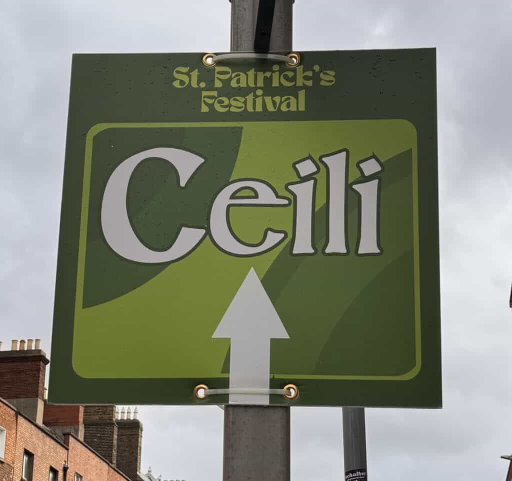 Sign pointing to Ceili event