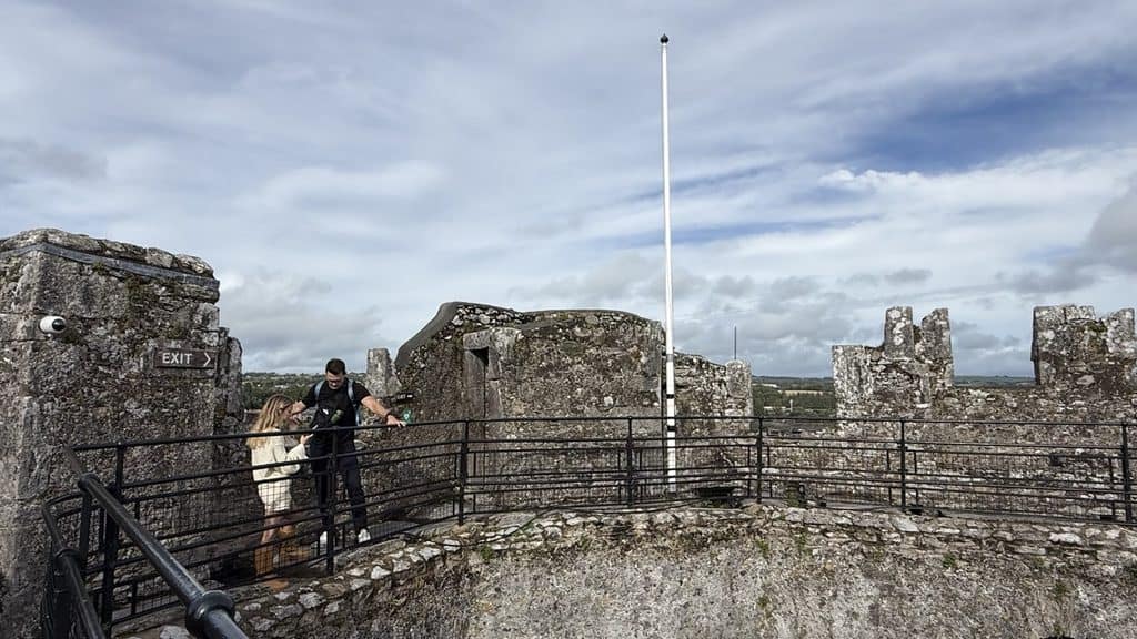 Blarney Castle and Rock of Cashel private day tour from Dublin
