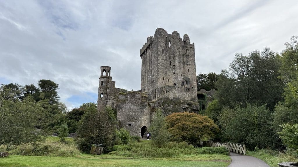 Blarney Castle and Rock of Cashel private day tour from Dublin