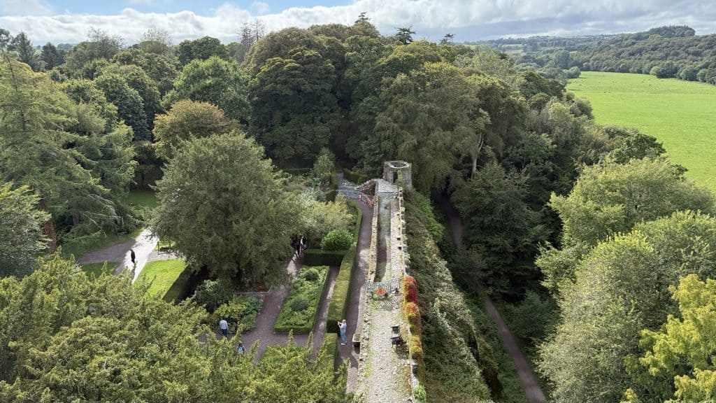 Blarney Castle and Rock of Cashel private day tour from Dublin