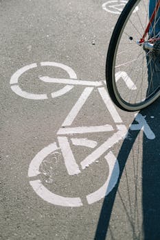 La señalización del carril bici de Boston cerca de una intersección está relacionada con los accidentes de ciclistas con vehículos que giran y con la seguridad de los ciclistas