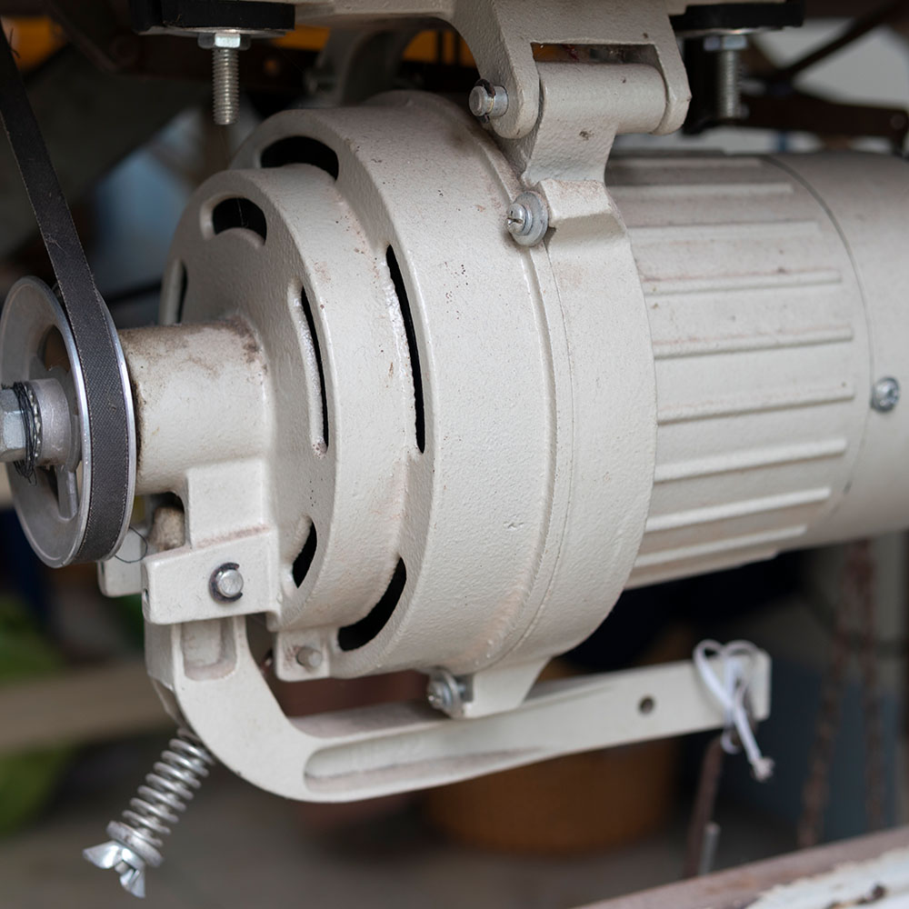imagesel_0000_close-up-machine-part