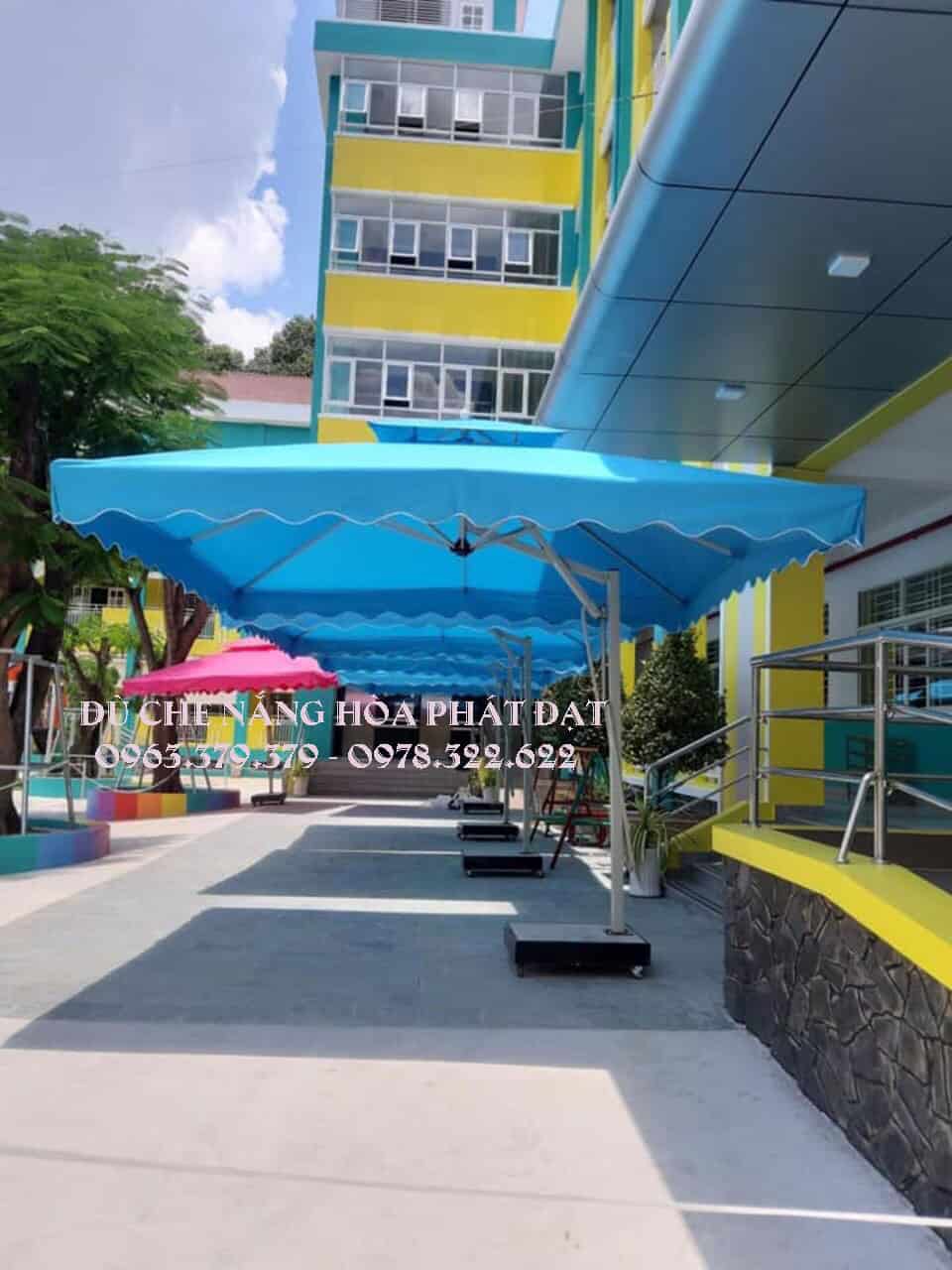Mẫu dù che nắng trang trí sân vườn