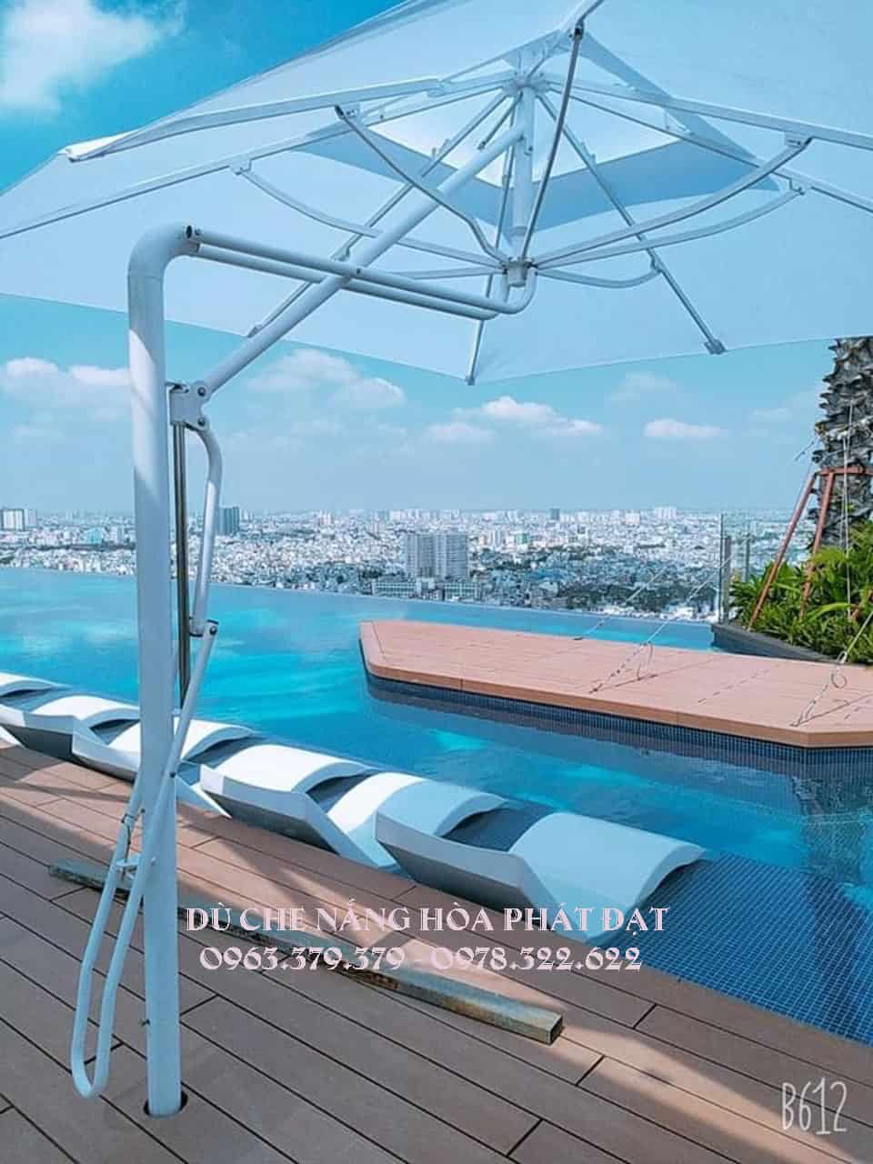 Dù lệch tâm vuông màu trắng tinh khôi