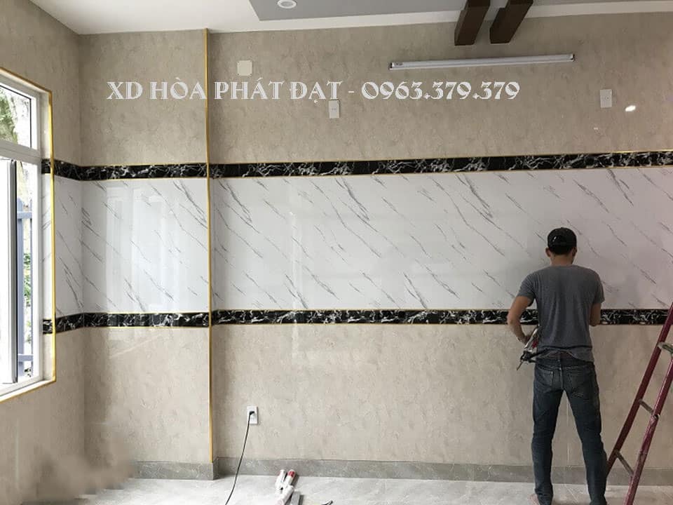 Thi công ốp tường vân đá cao cấp bằng nhựa pvc Thi công ốp tường vân đá cao cấp bằng nhựa pvc uy tín chuyên nghiệp