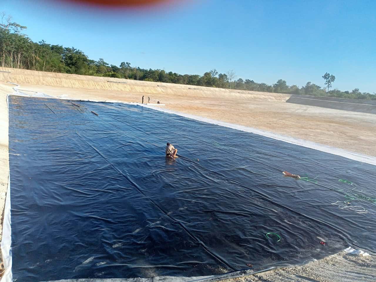 Mối hàn đùn HDPE Hàn đùn góc bạt HDPE giúp bo góc vuông vức