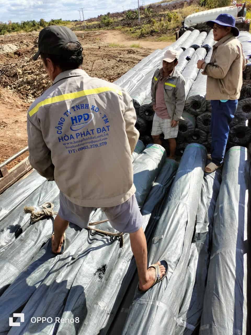 Thi công lót màng chống thấm HDPE Quá trình thi công lót hồ chống thấm bằng màng HDPE