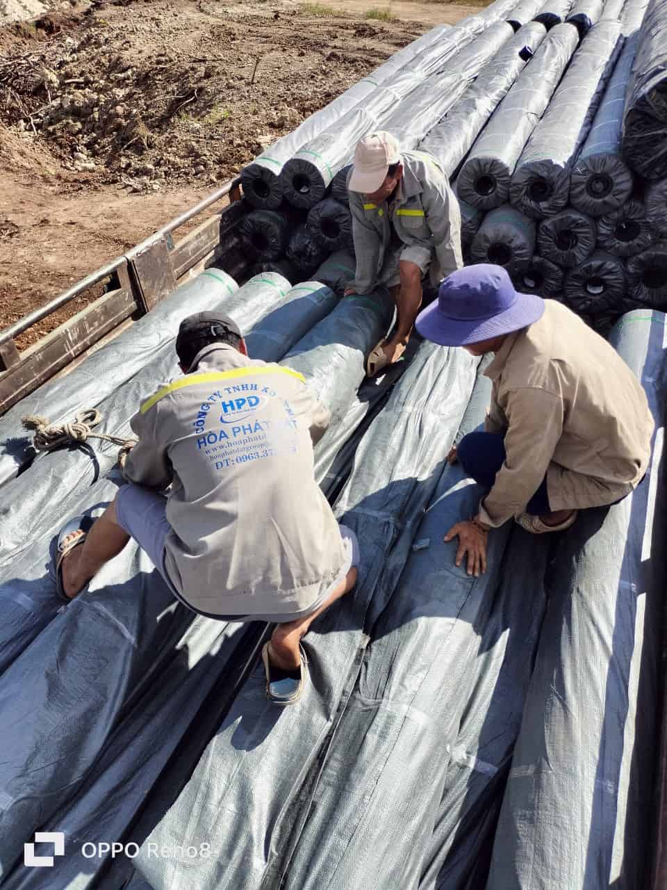 Lót bạt đáy ao hồ Trải bạt lót đáy ao hồ sinh thái chống thấm