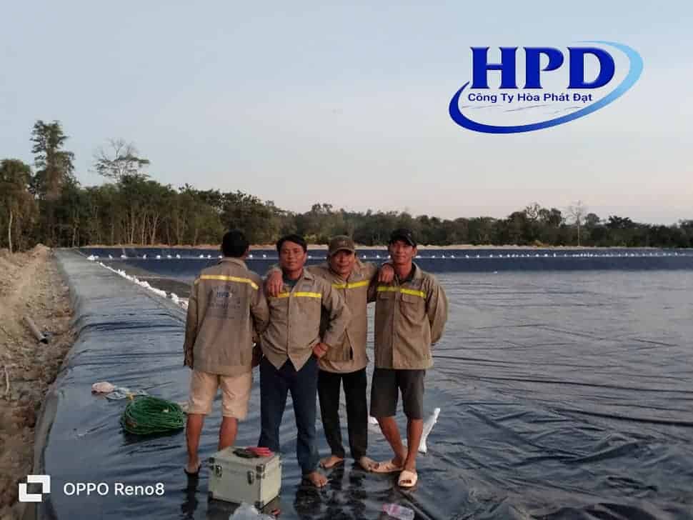 Đội ngũ thợ thi công lót màng chống thấm Hòa Phát Đạt Đội ngũ thợ thi công lót màng chống thấm Hòa Phát Đạt