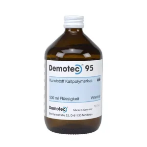 Demotec 95 veterinary fluid bottle, 500ml liquid.