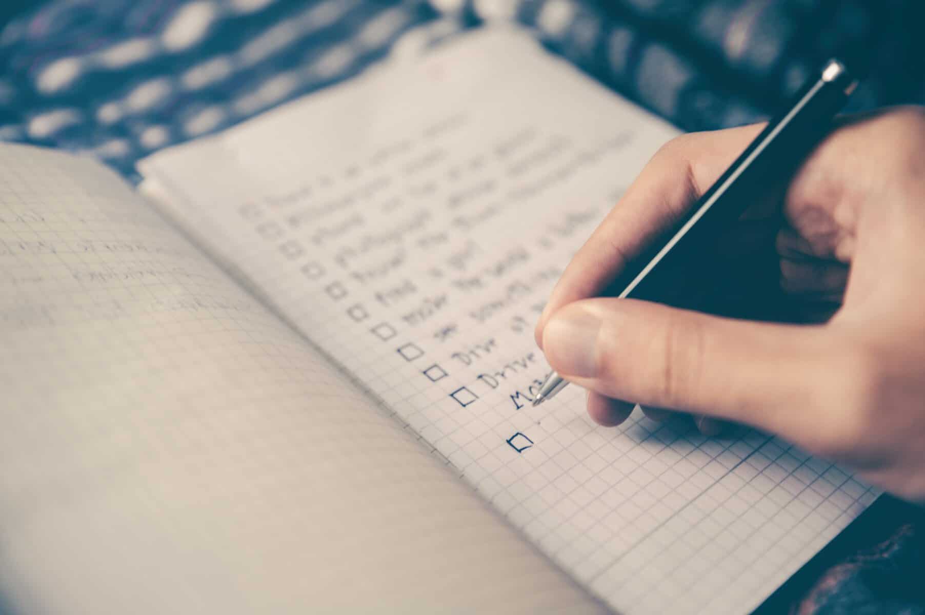 A checklist of household chores, meals, and other needs that caregivers, friends, and family can do to help