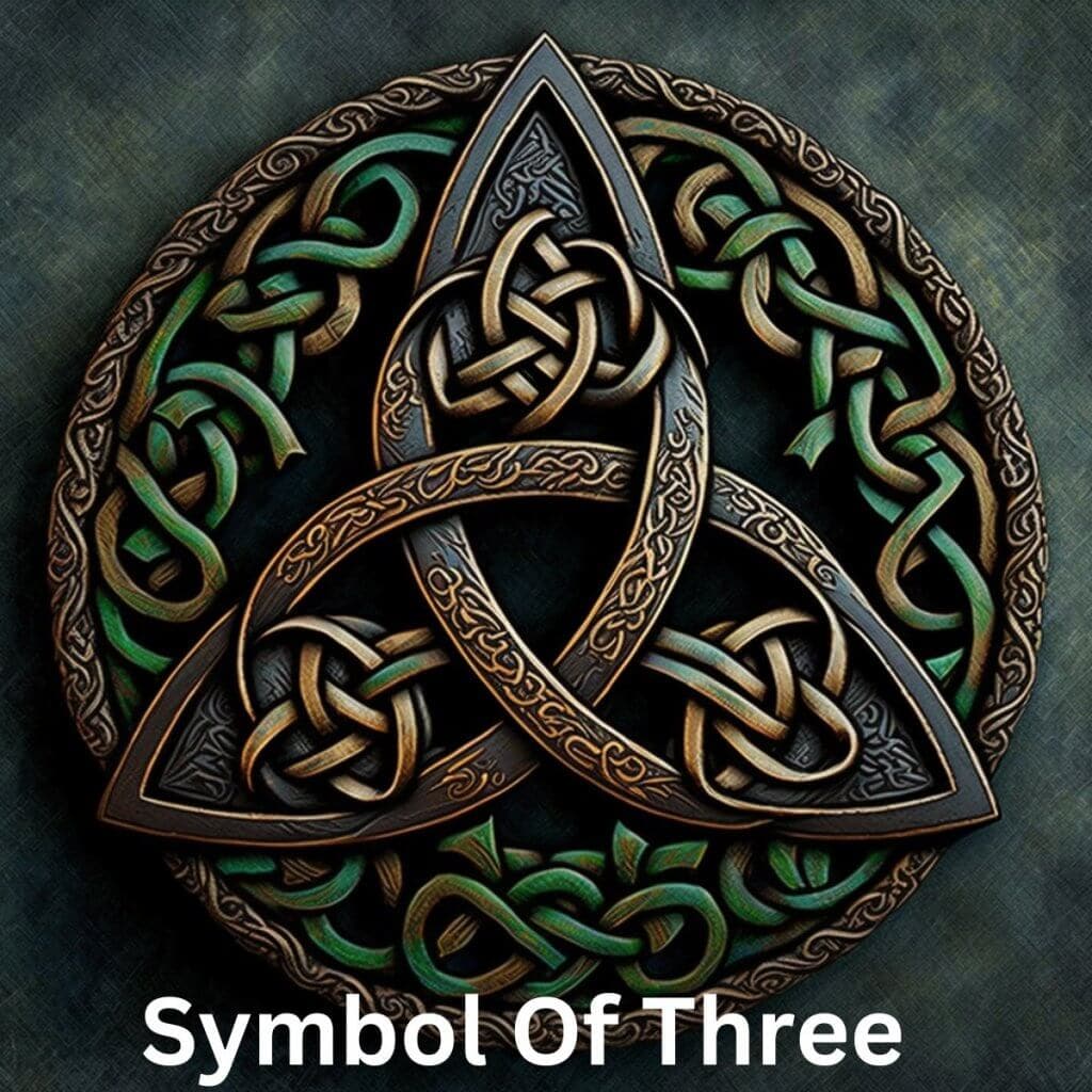 Intricate Celtic knotwork symbol of the Trinity with detailed interlacing patterns.