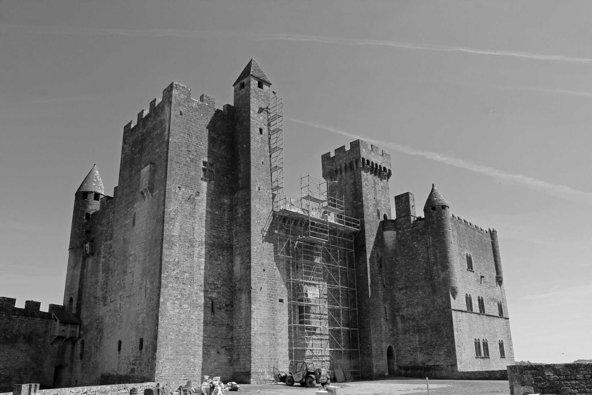 Cahir Castle Visitor Guide: Tickets, Opening Times, History, And Nearby Stops