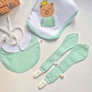 conjunto de babete+prende fraldas +fralda