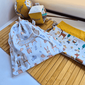 saquinho de maternidade, com cubo sensorial just bee a kid