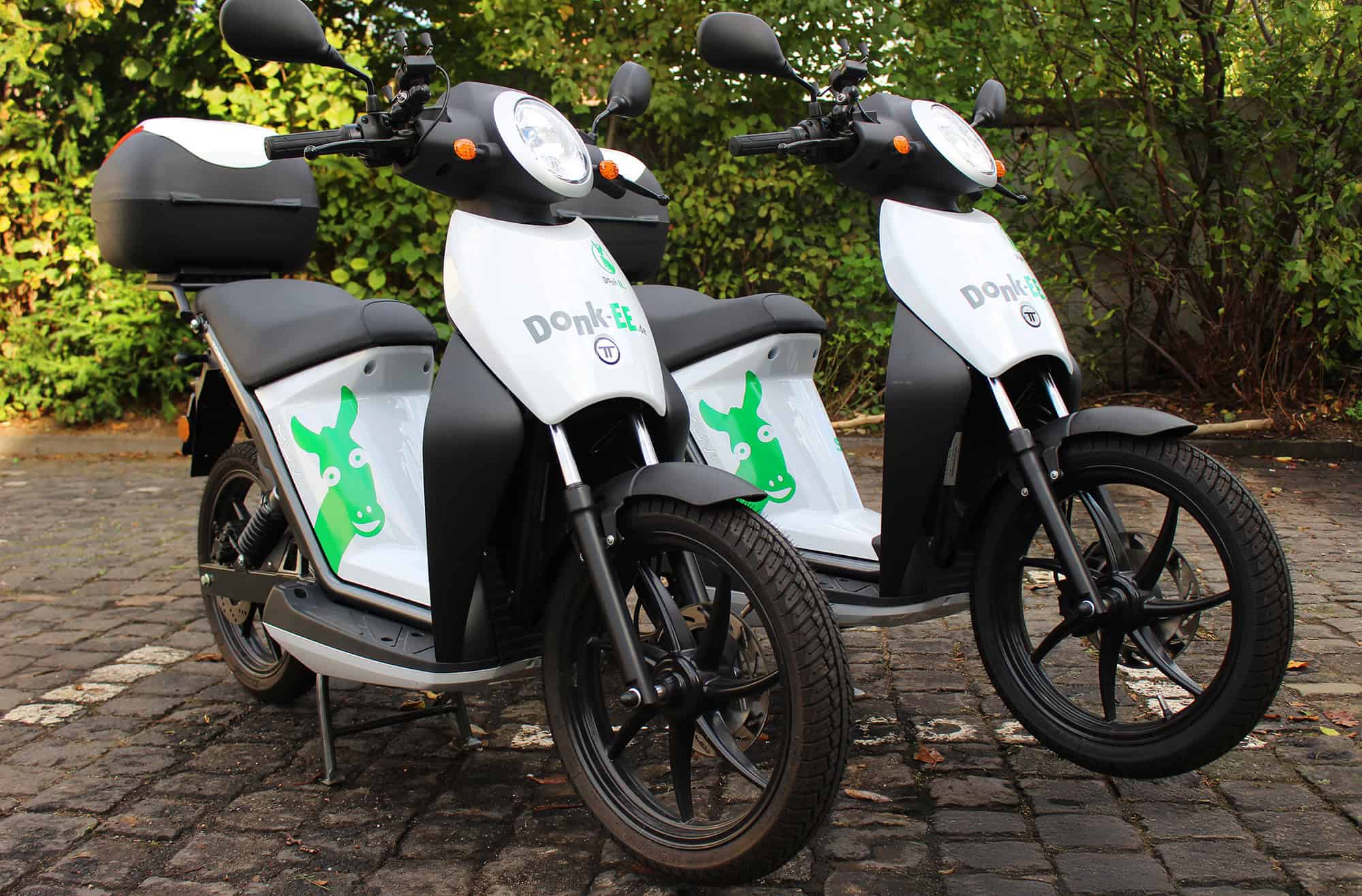 E-Roller Beschriftung für Donk-EE – individuelle Fahrzeugfolierung und Werbetechnik von KBZ Köln