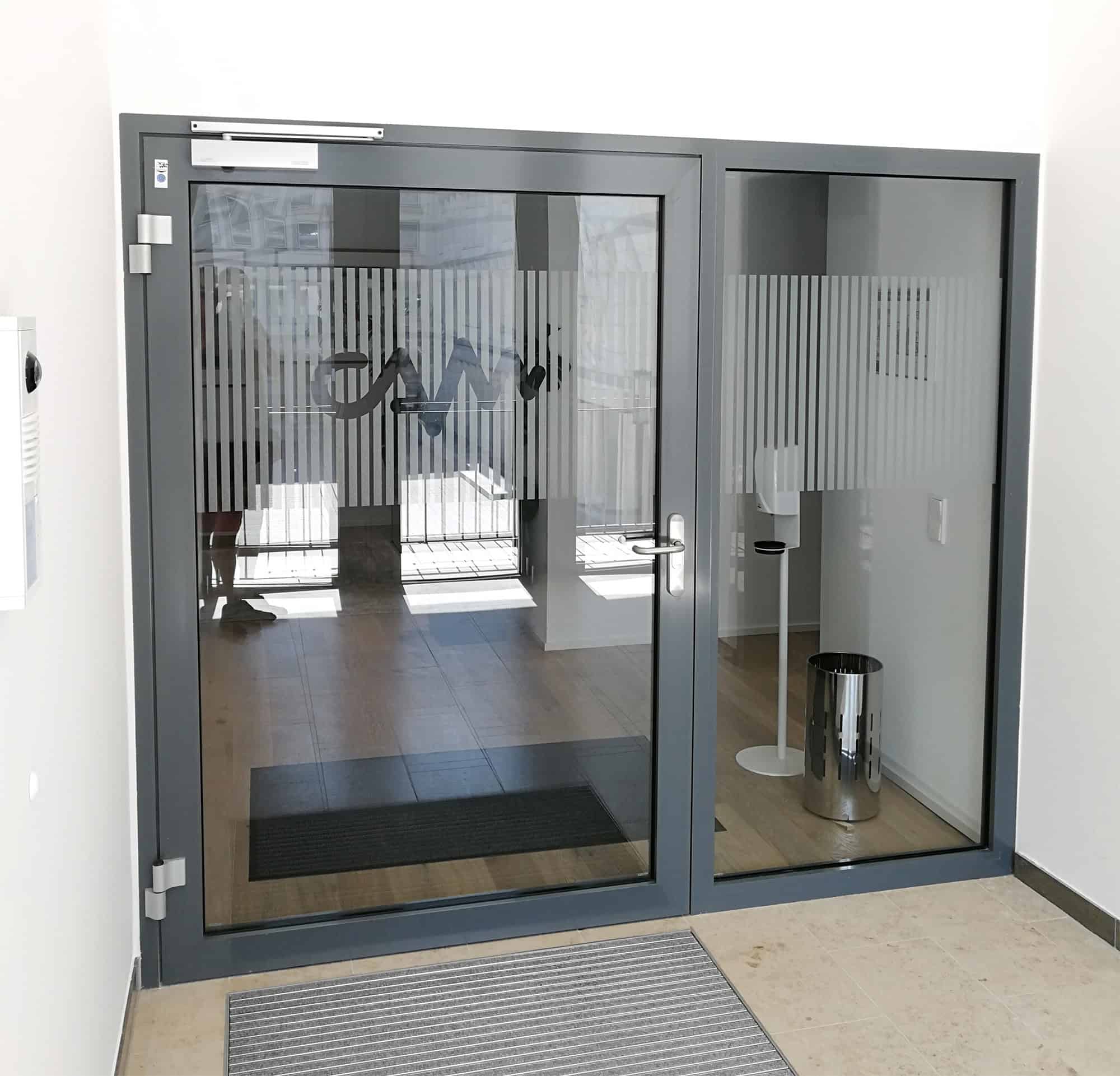 Glasfolierung für Büro, Praxen, Kanzleien, Restaurants und Hotellerie ebenso wie für Privatgebäude von der KBZ Werbetechnik in Köln