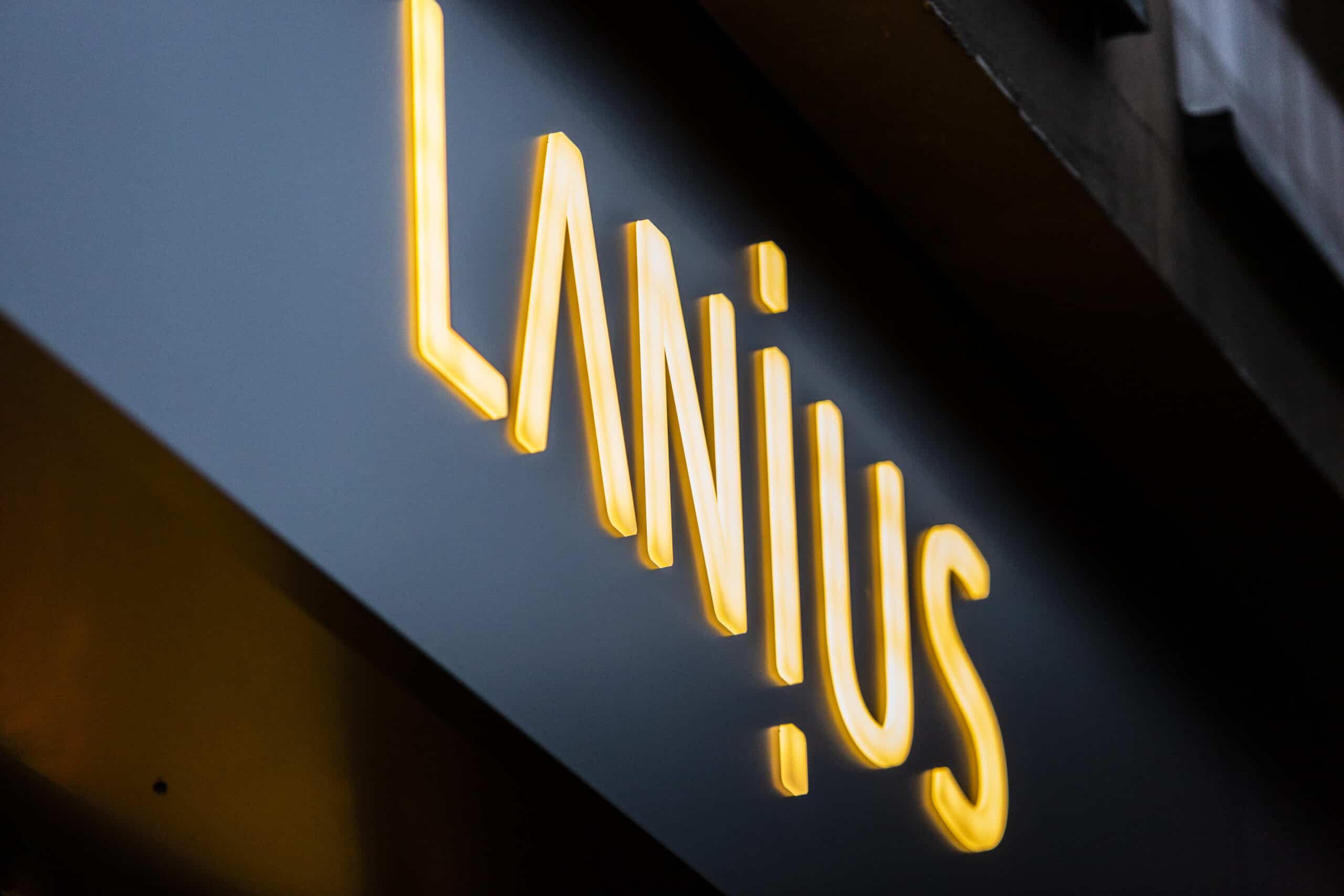 Leuchtwerbung für Lanius – hochwertige Außenbeschilderung und LED Werbeanlage in der Südstadt