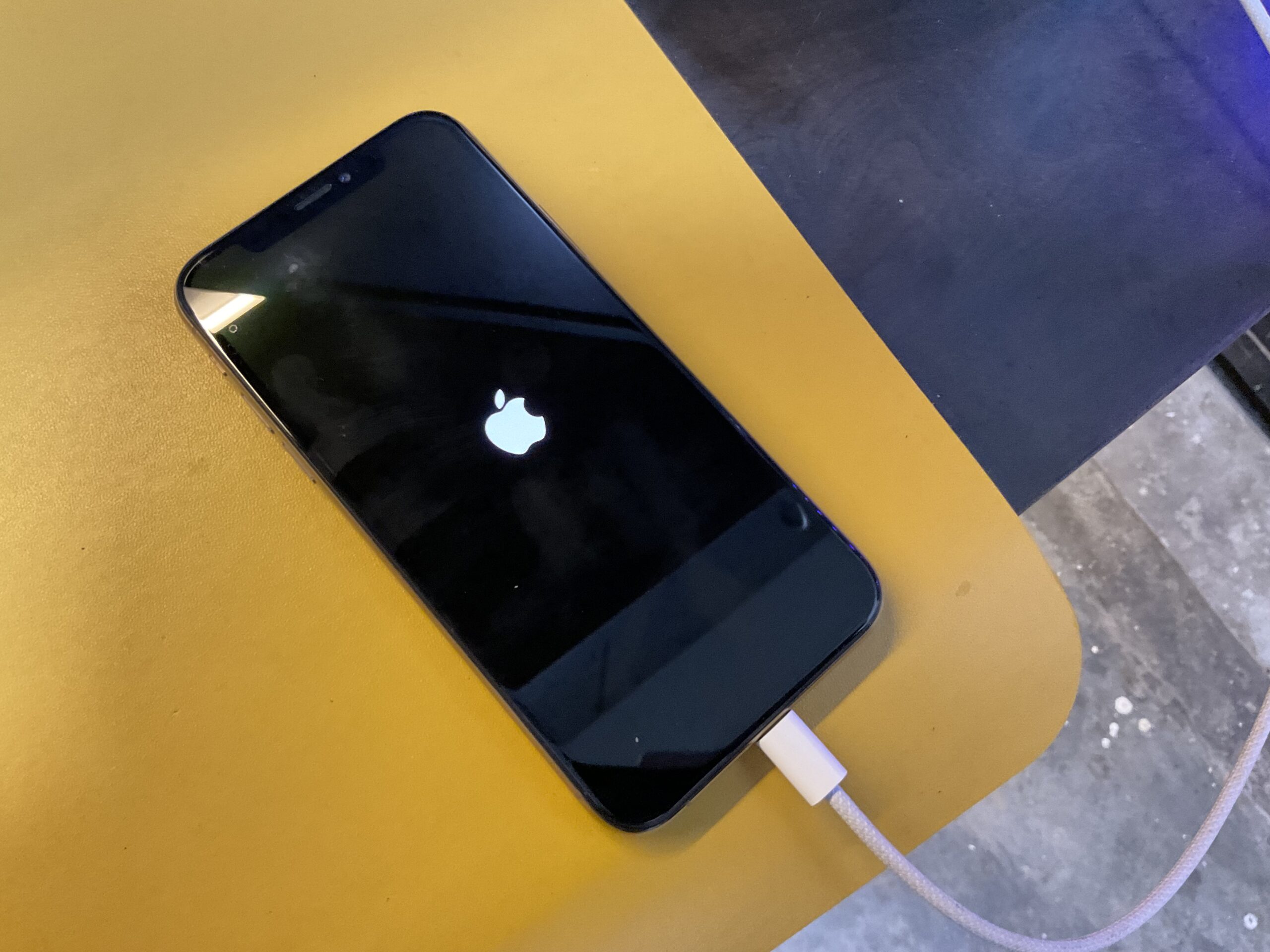 appleai-ios18-enable-new-siri-ui
