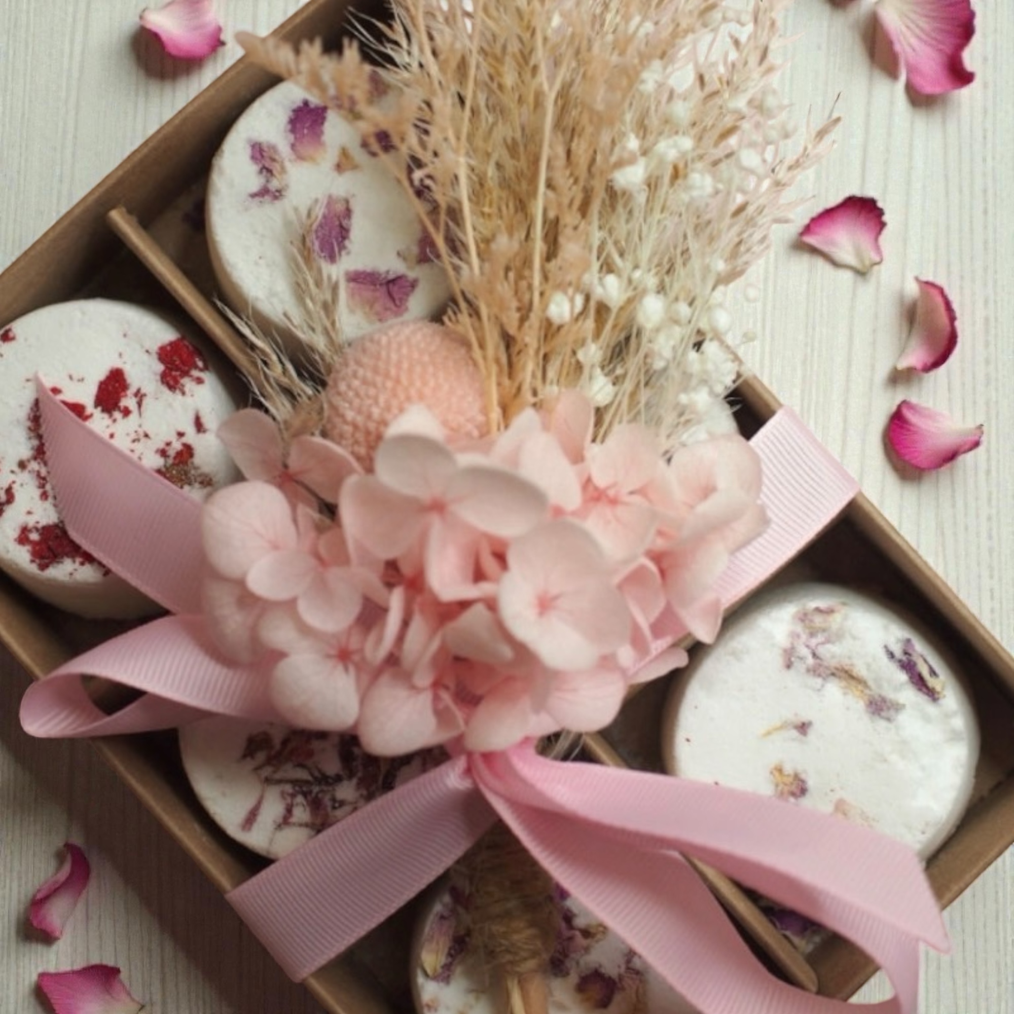 Geranium & Lavender Shower Steamers with Posie Gift (Set of 6)