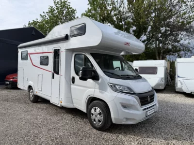 LMC TOURER A690