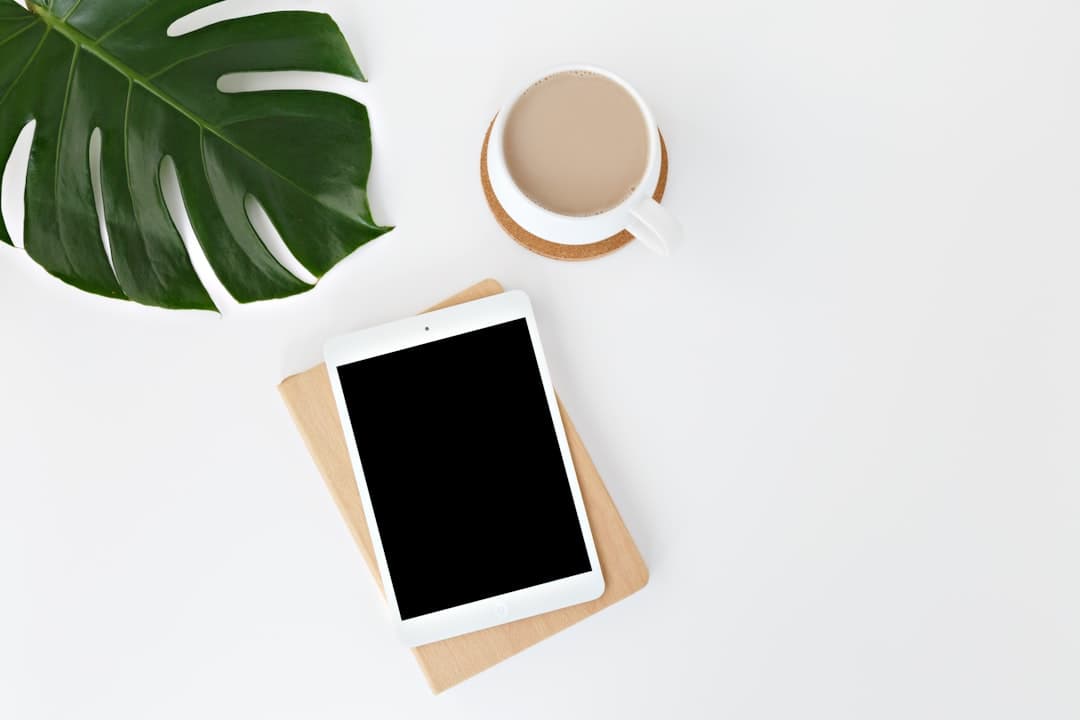 Photo Image: Lawyers Desk Nouns: Lawyer, Desk, Briefcase, Documents, Pen, Phone