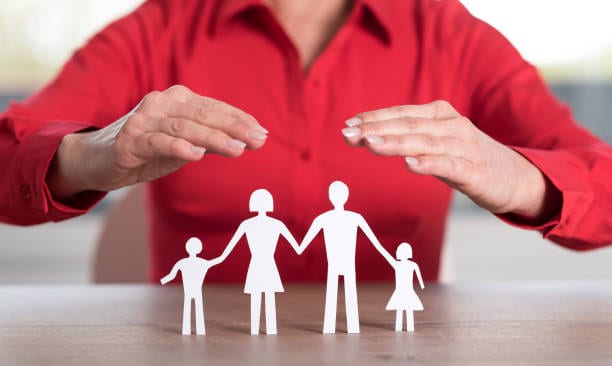 istockphoto 694454890 612x612 1 Showing image does custodial parent have to meet halfway