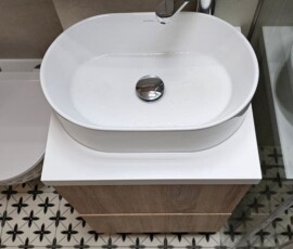 Nowoczesna łazienka po remoncie styl ubran szafka pod umywalkę na zamówienie na woli w Warszawie.