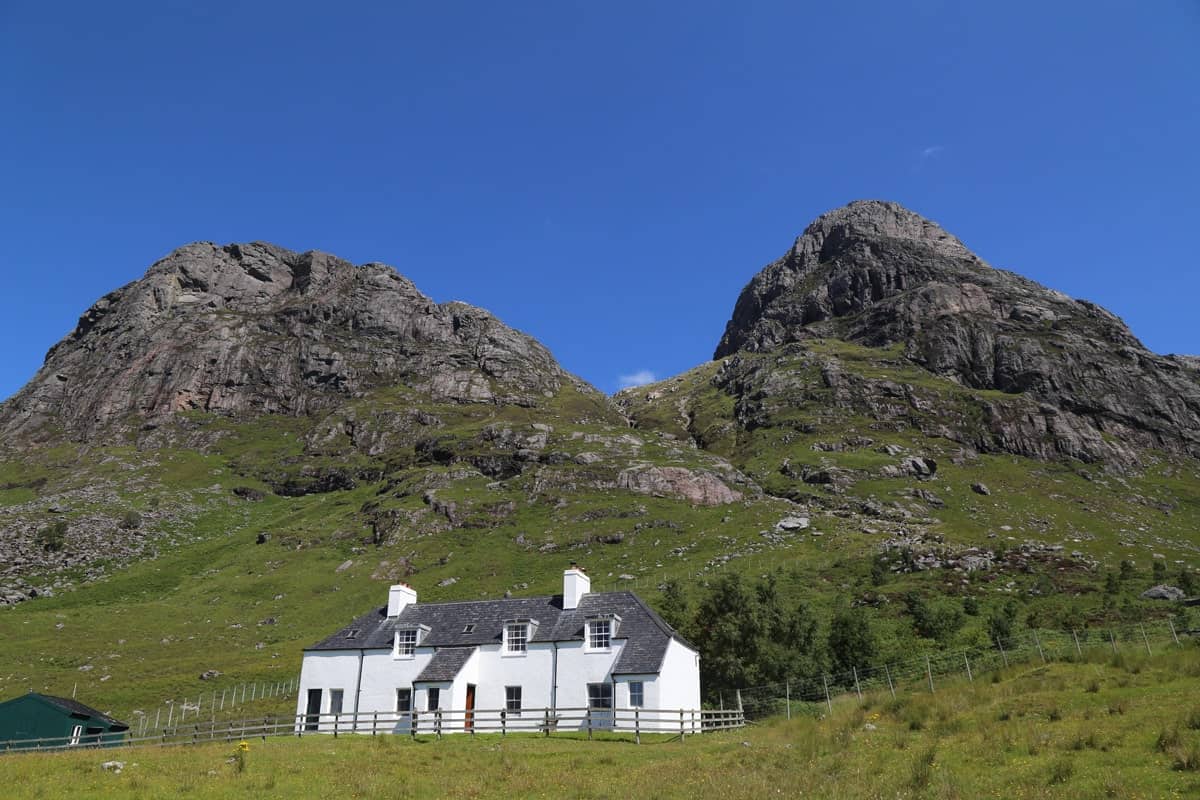 Carnmore - mountain lodge in Scotland Carnmore - mountain lodge in Scotland