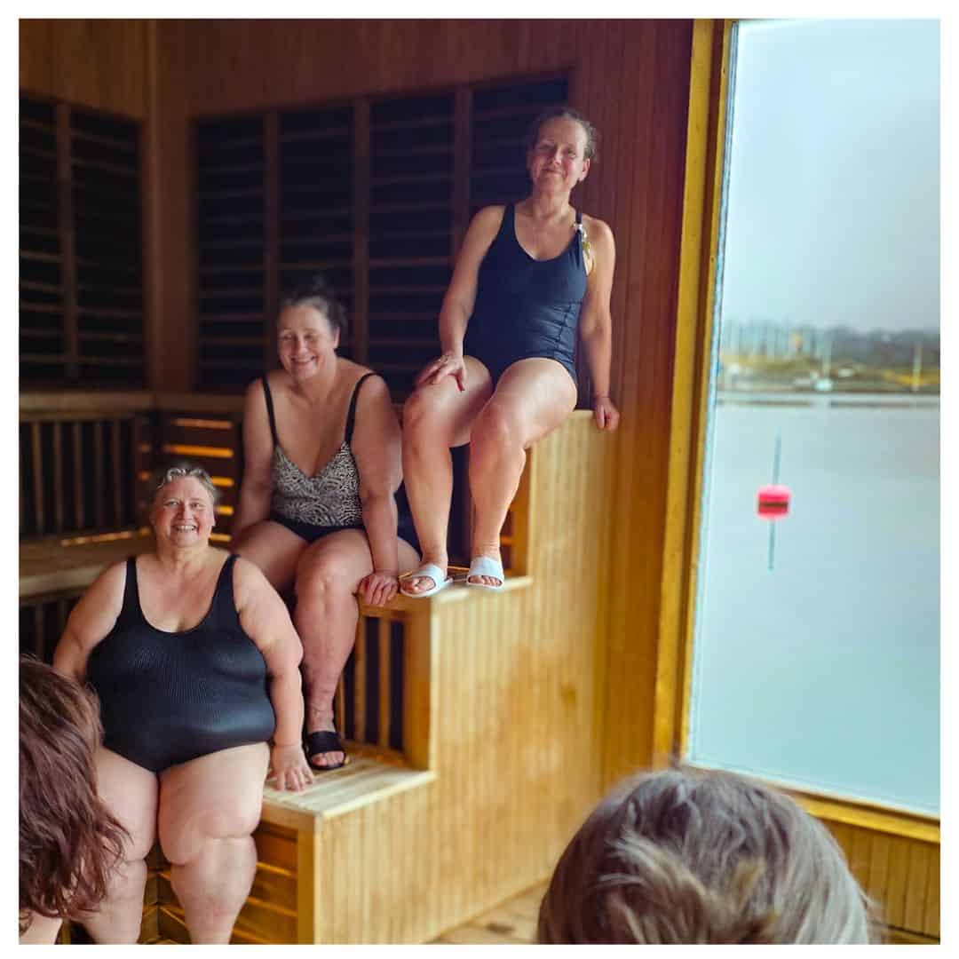 Lipödemspa på Stenungsbaden med kvinnor i bastuavdelningen