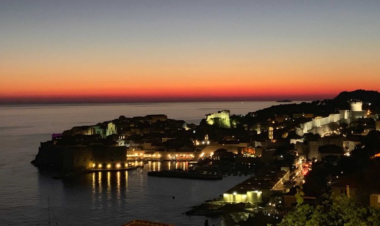 6 Tips to See the World in Style on a Budget